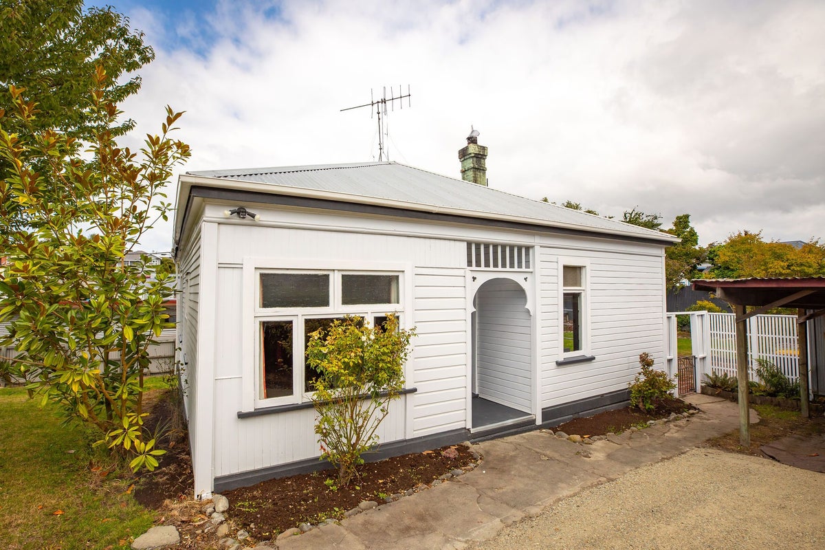 8 Matilda Street, Seaview, Timaru - Carousel 1