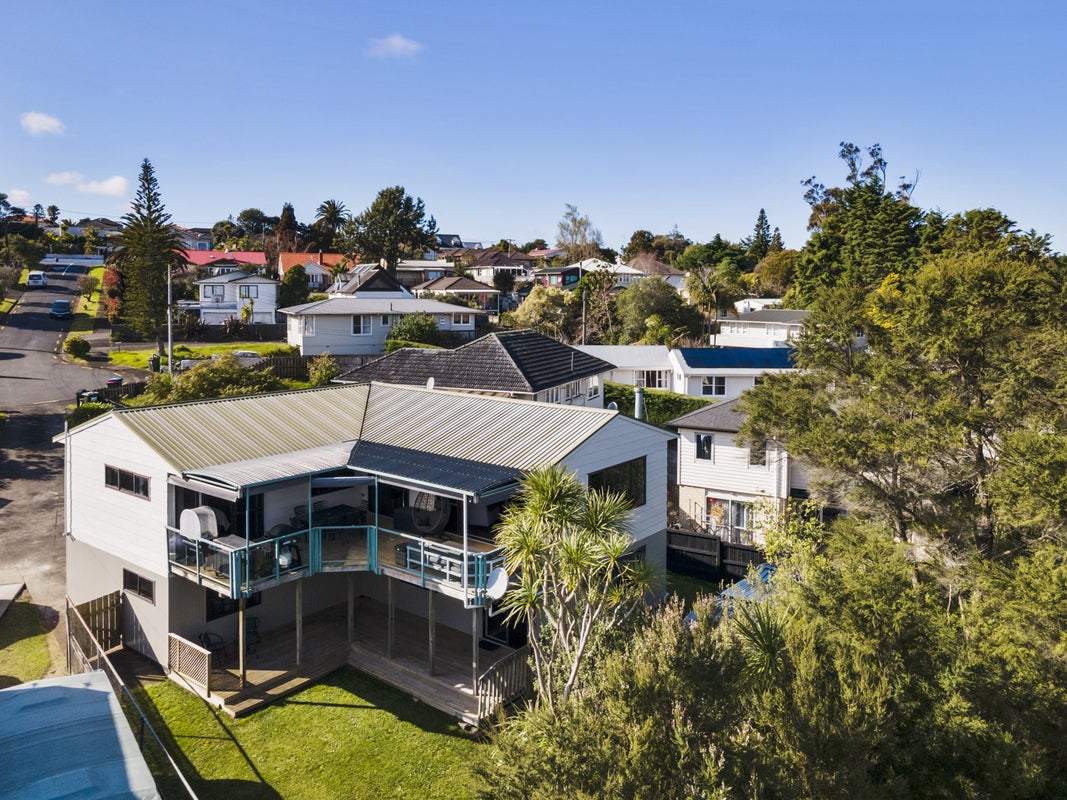12A Acton Place, Avondale, Auckland - Carousel 1