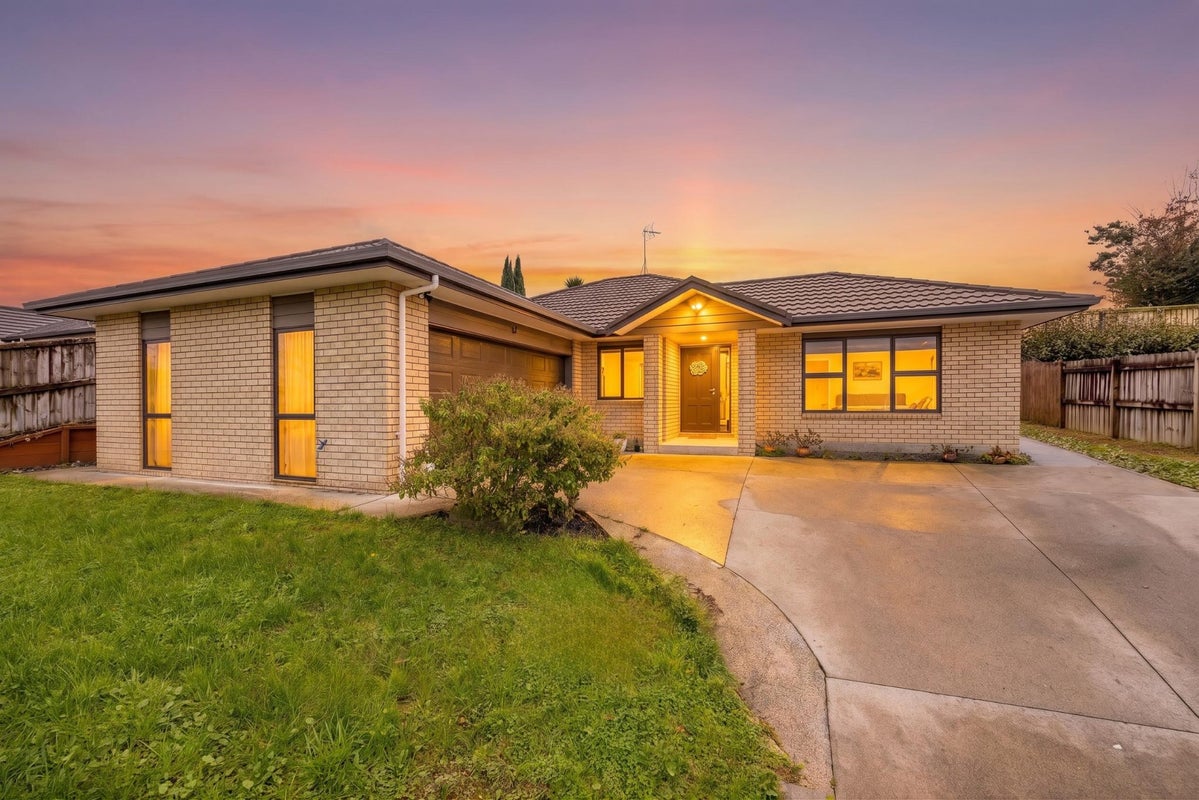 54 Farnborough Drive, Nawton, Hamilton - Carousel 2