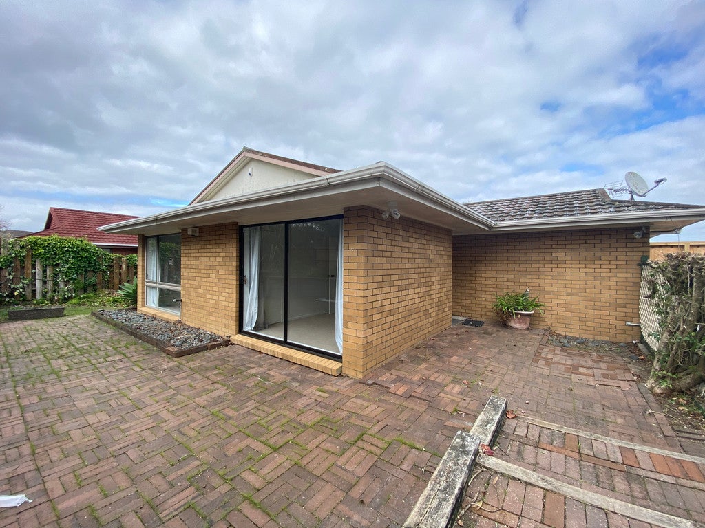 71 Norman Lesser Drive, Saint Johns, Auckland - Carousel 1