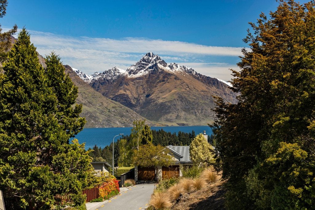 1A KENT ST, Queenstown, QUEENSTOWN - Carousel 2