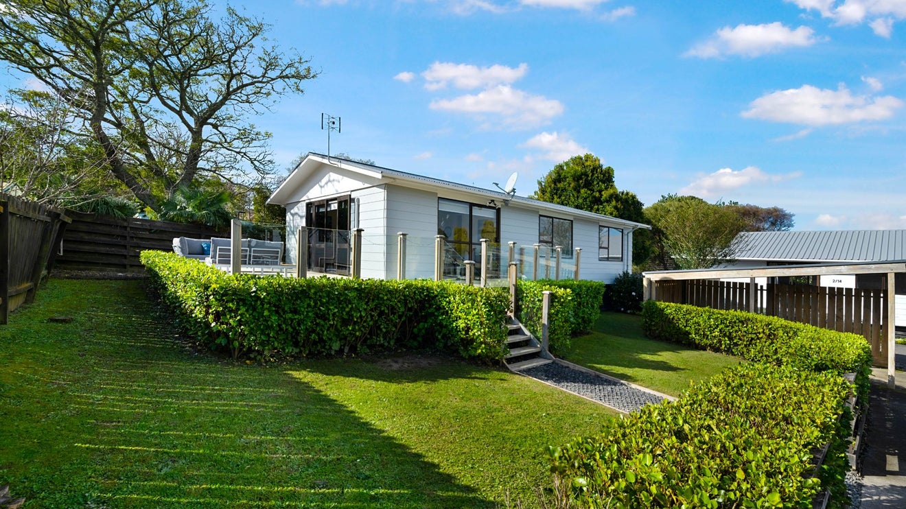 1/14 Moxham Grove, Massey, Auckland - Carousel 1