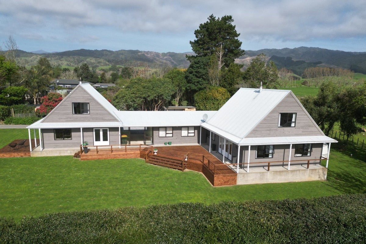 414 Muhunoa Road, MUHUNOA EAST, LEVIN - Carousel 1