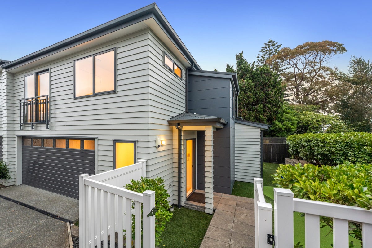 243A Marua Road, Mount Wellington, Auckland - Carousel 1