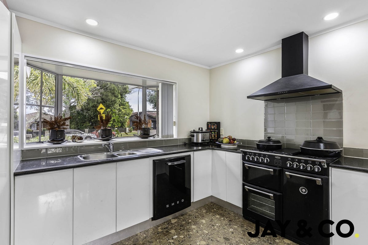 35 Brylee Drive, Conifer Grove, Takanini - Carousel 2