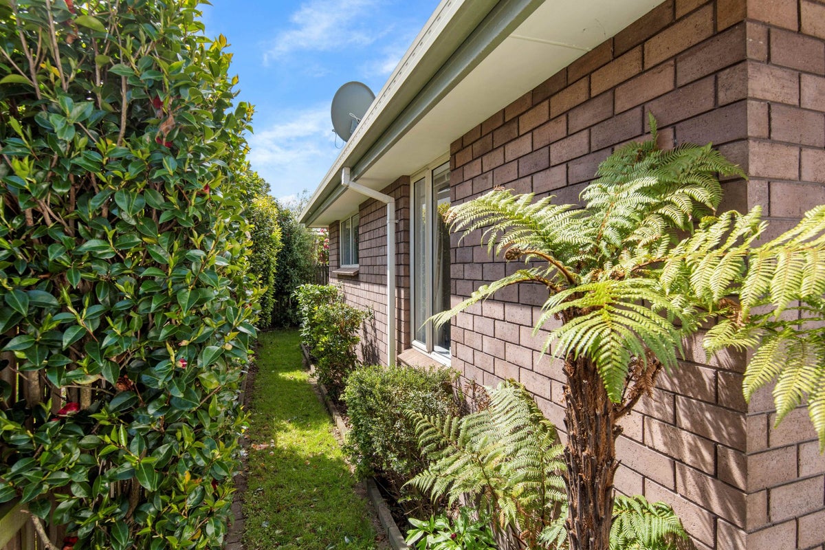 8/71 Brougham Street, Addington, Christchurch - Carousel 13