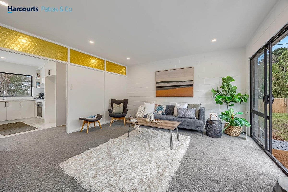 2/81 Stredwick Drive, Torbay, Auckland - Carousel 1