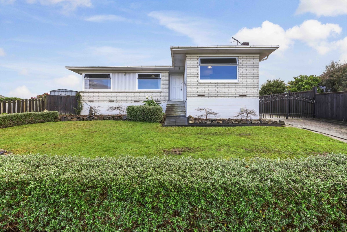 70 Pohutukawa Drive, Pukete, Hamilton - Carousel 1