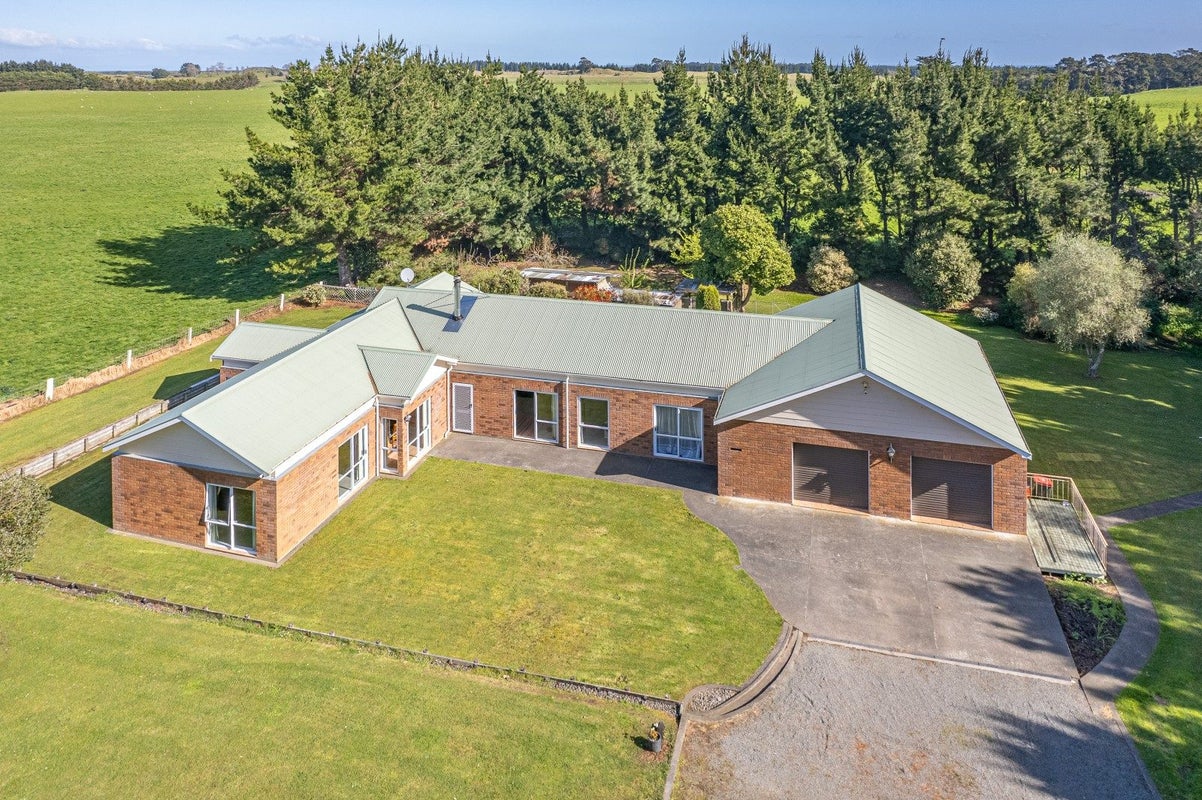 686 State Highway 3, Kaitoke, Whanganui - Carousel 1