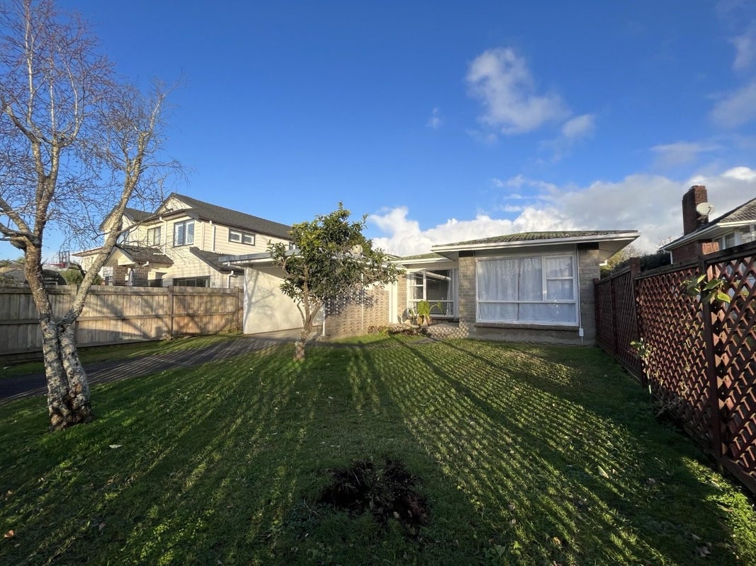 1/20 Springleigh Avenue, Mount Albert, Auckland - Carousel 2
