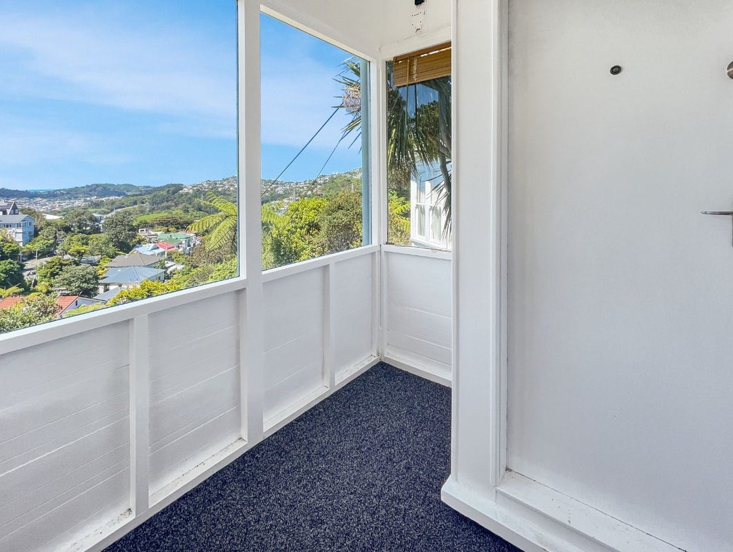 150 Kelburn Parade, Kelburn, Wellington - Carousel 1