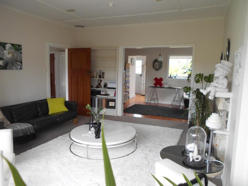 53 Creswick Terrace, Northland, Wellington - Carousel 2