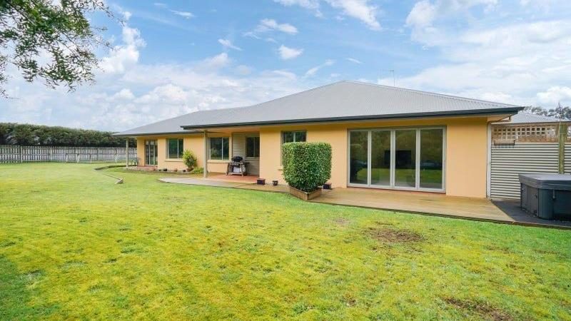 25 Raeburn Avenue, Otatara - Carousel 1