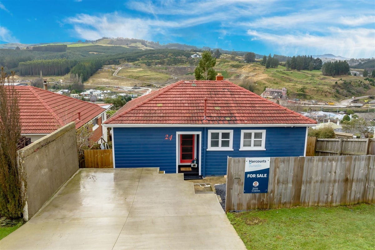 24 Scotland Terrace, Green Island, Dunedin - Carousel 1