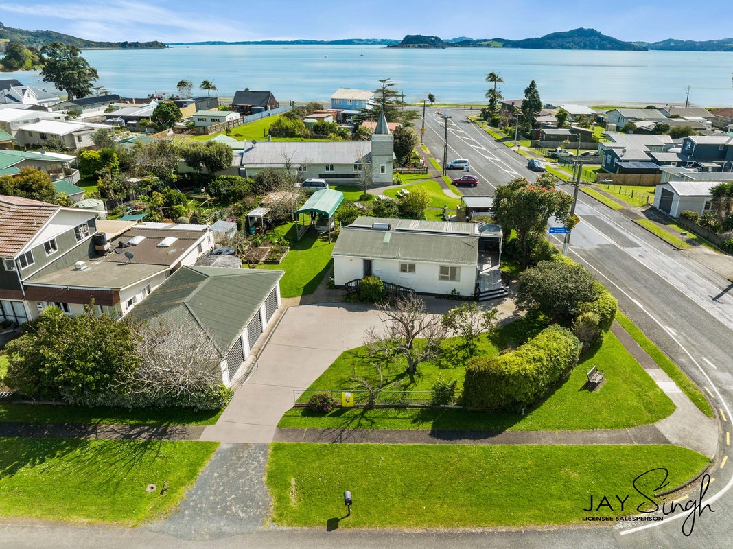 1 Banks Road, Papakura - Carousel 1