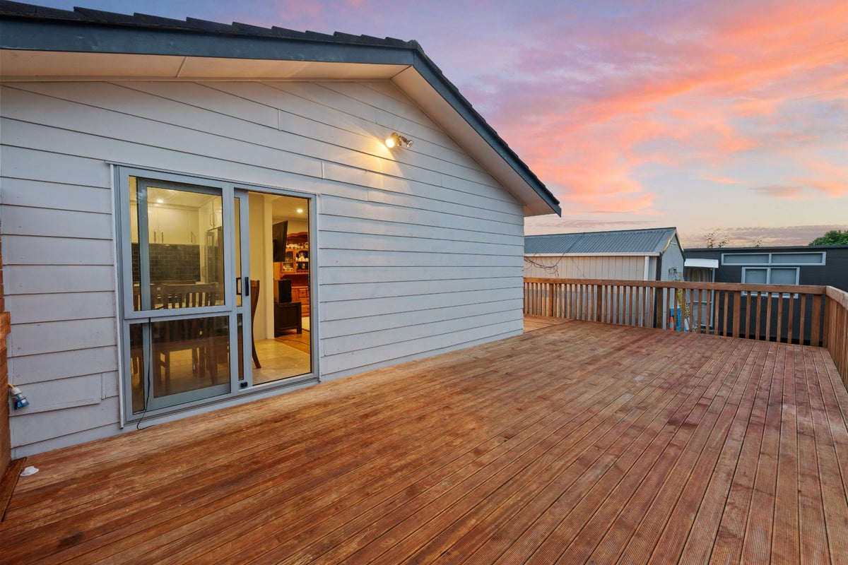 12 McGreal Place, Weymouth, Auckland - Carousel 2