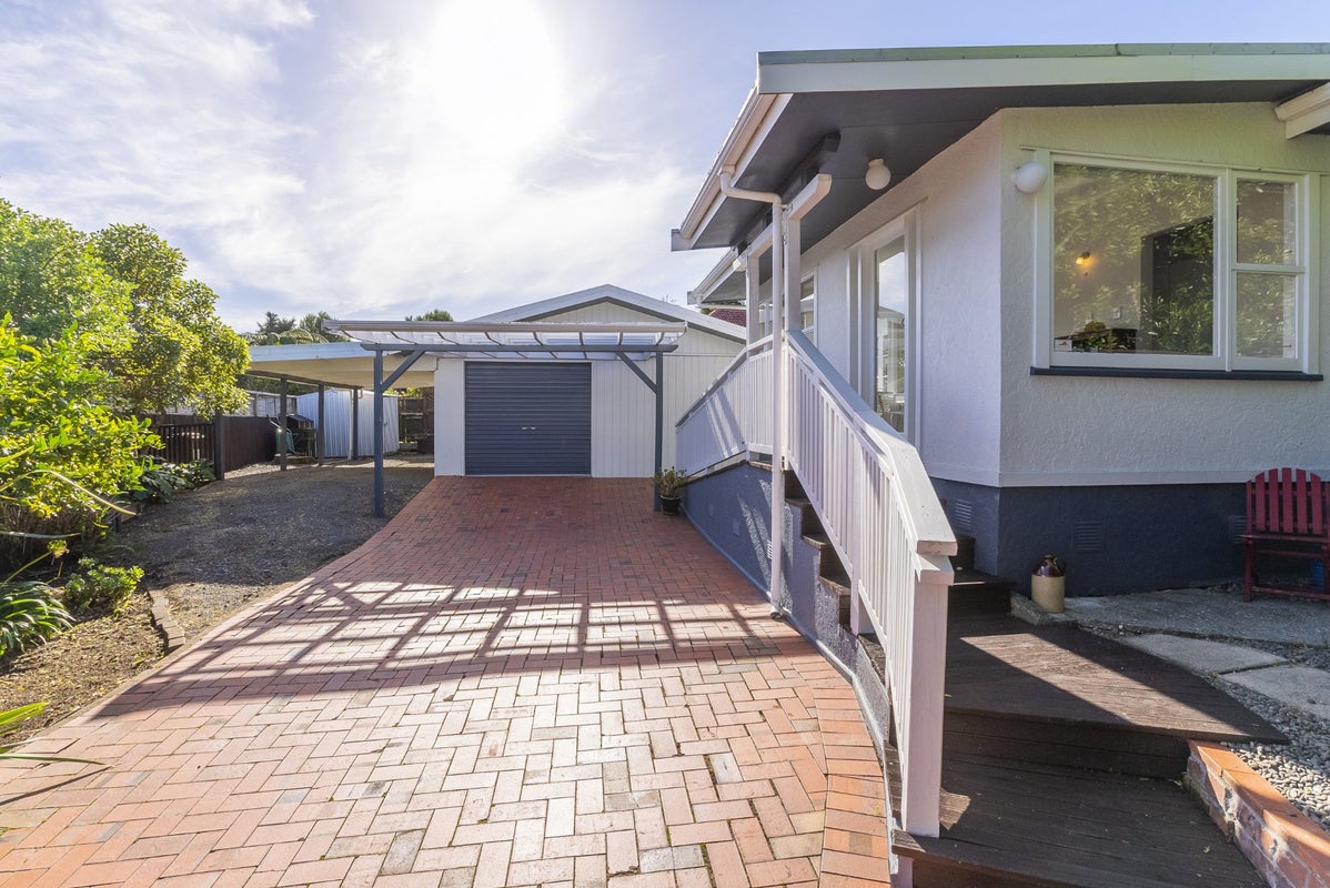 179 Raumati Road, Raumati Beach, Paraparaumu - Carousel 2