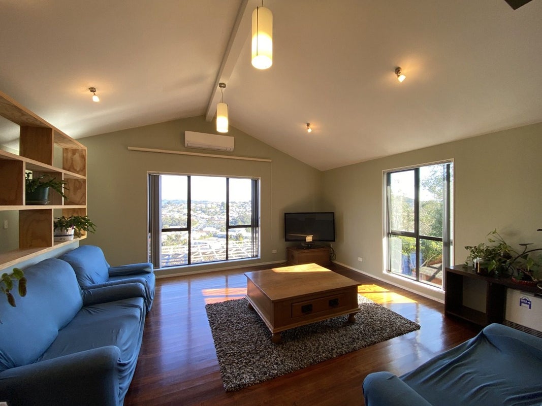 20 Staysail Place, Whitby, Porirua - Carousel 2