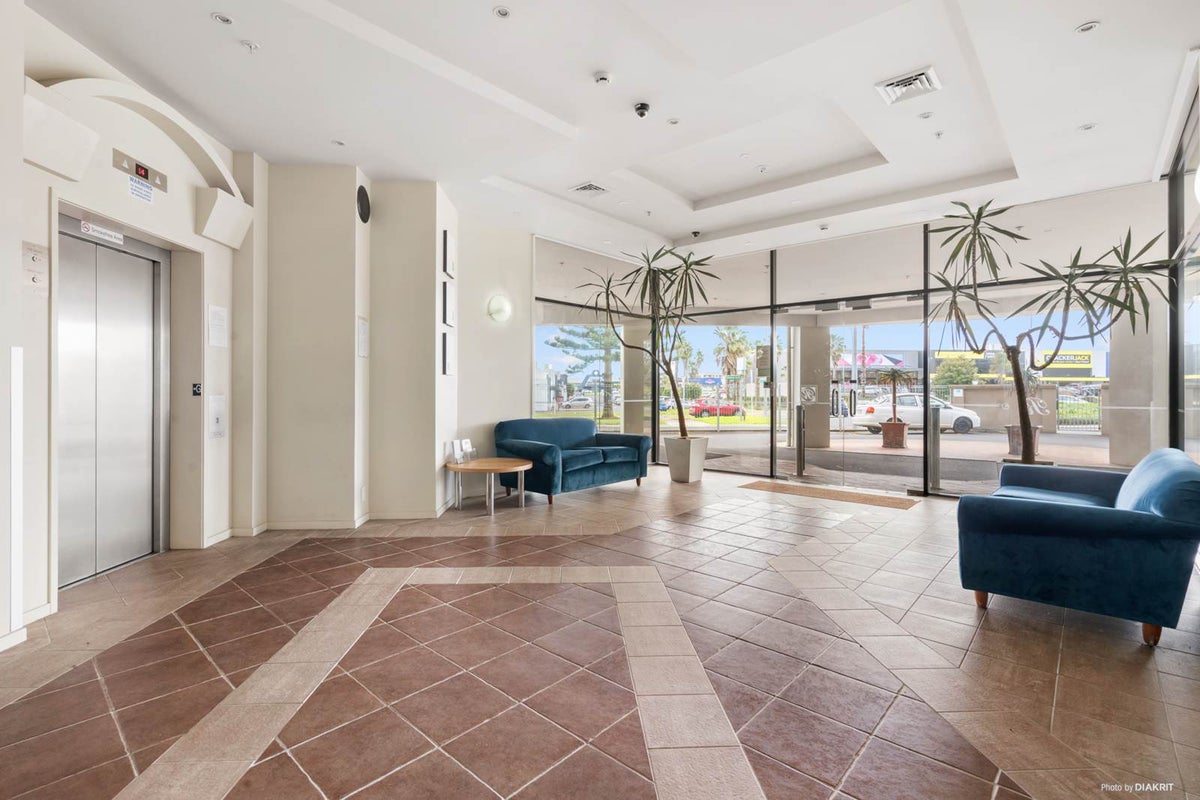 1K/18 Ronwood Avenue, Manukau, Auckland - Carousel 1