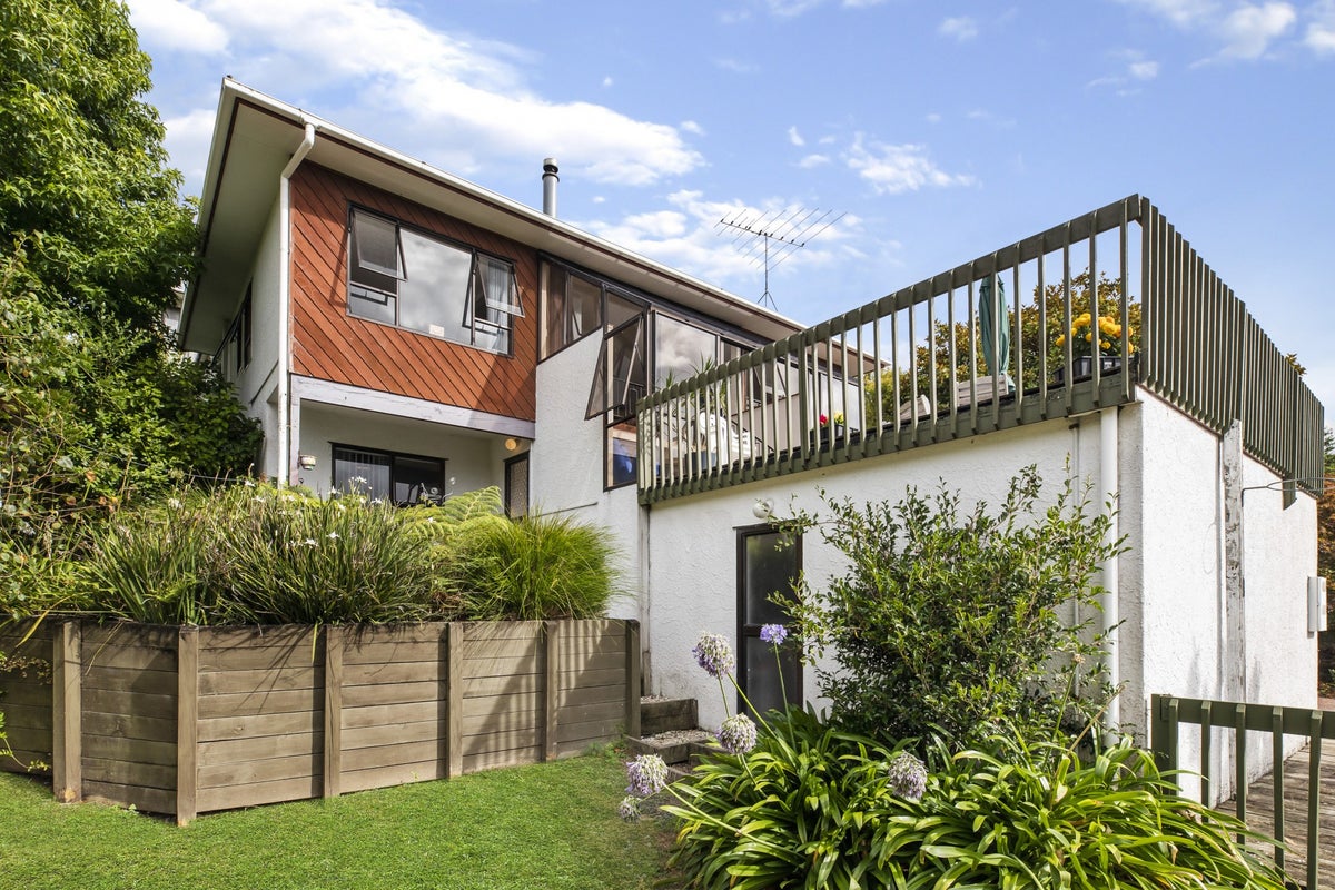 1/15 Elmira Place, Browns Bay, Auckland - Carousel 15