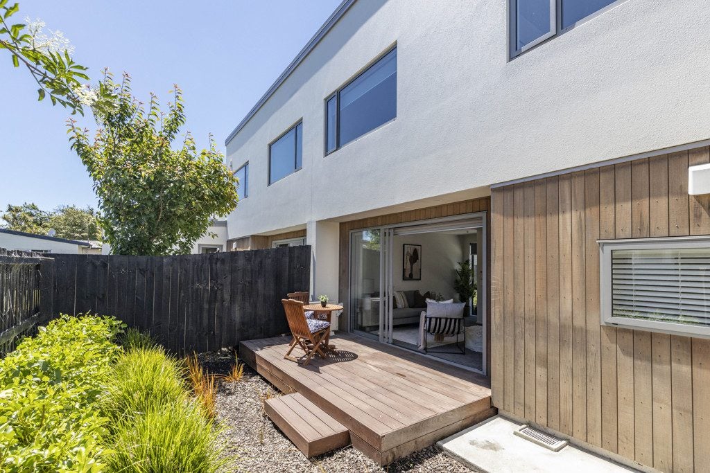 1/33 Frederick Street, Waltham, Christchurch City, Canterbury - Carousel 1
