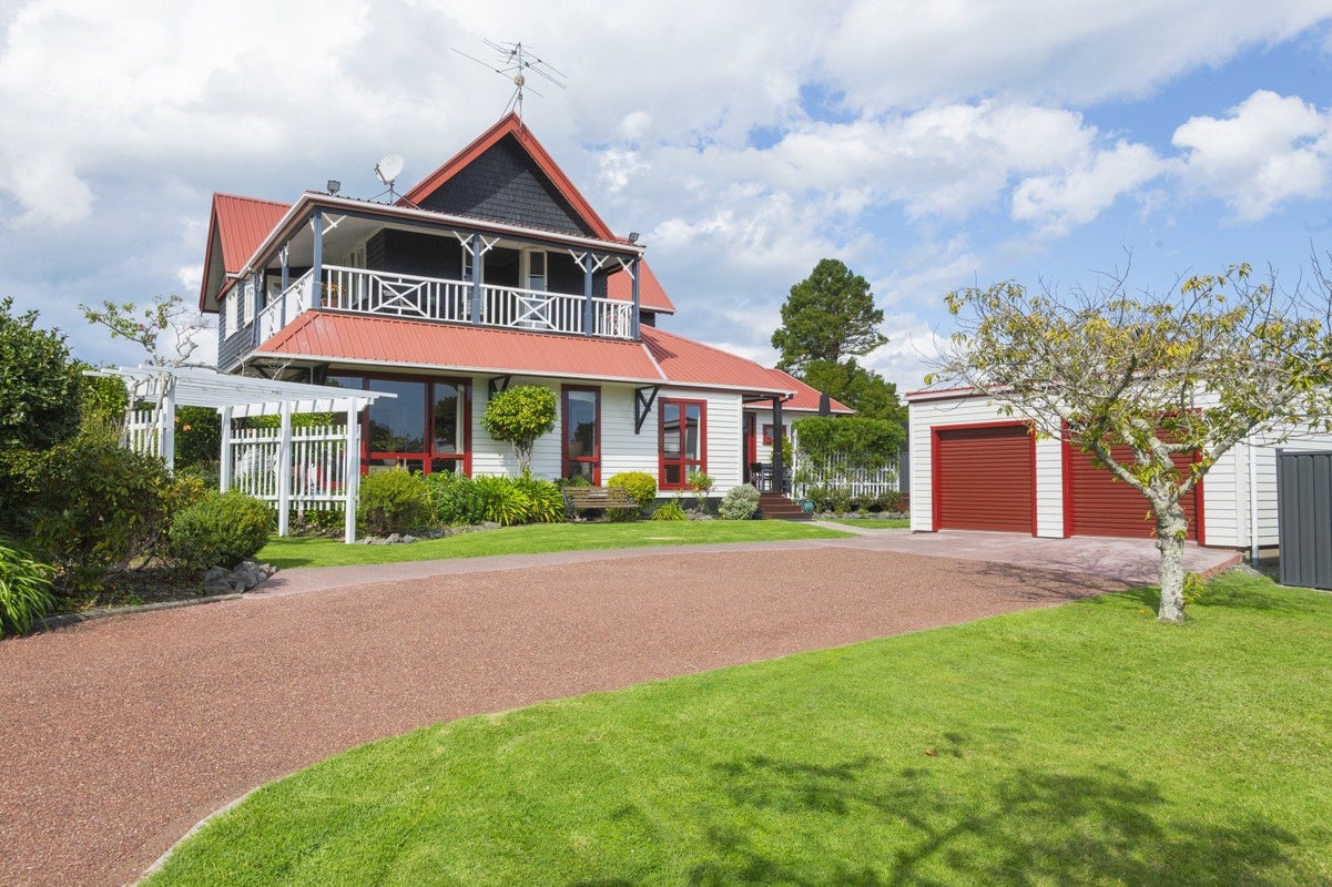 32 Grant Road, Whataupoko, Gisborne - Carousel 1