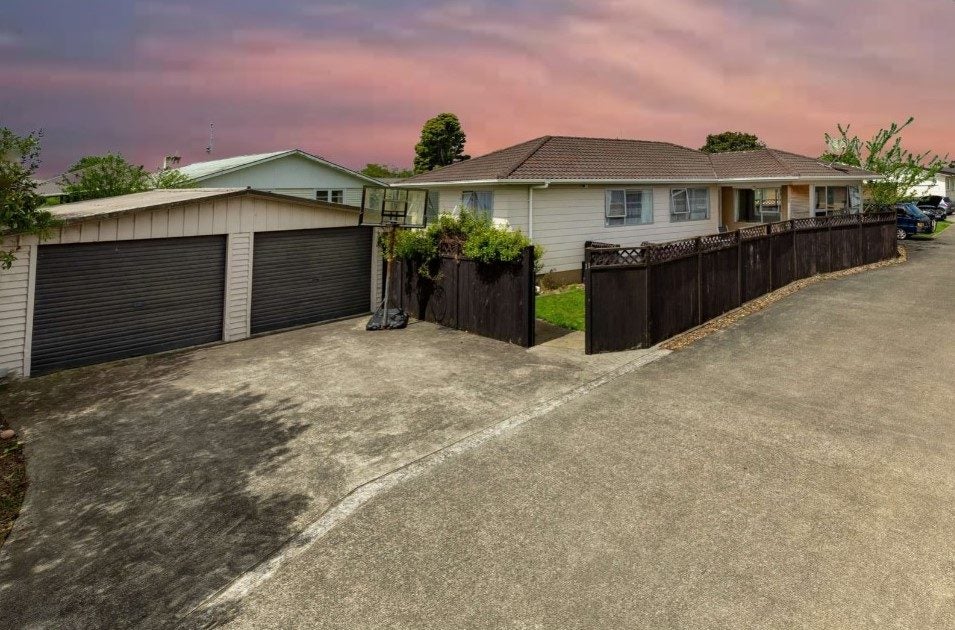 11 Elizabeth Street, Tuakau - Carousel 1