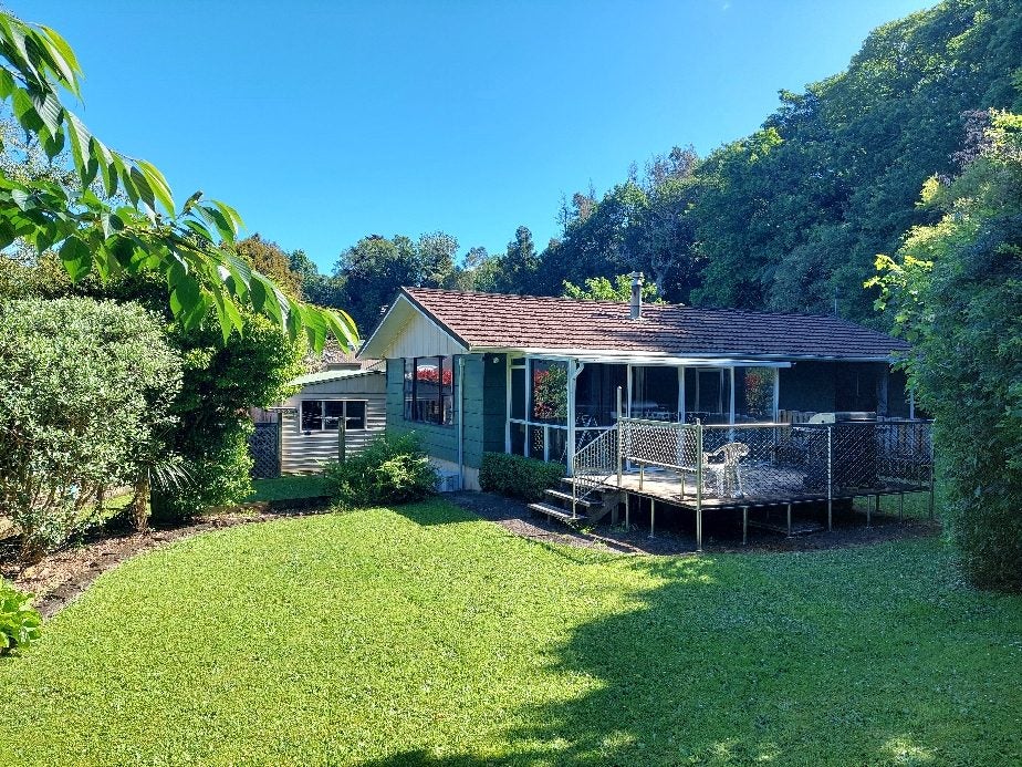 17D Thames Street, Welbourn, New Plymouth - Carousel 11