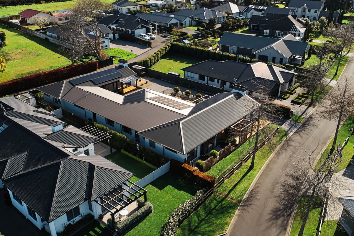 15 Black Barn Lane, Bethlehem, Tauranga - Carousel 2