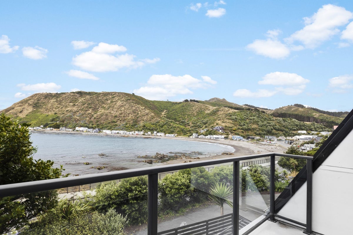 12 Owhiro Bay Parade, Owhiro Bay, Wellington - Carousel 2