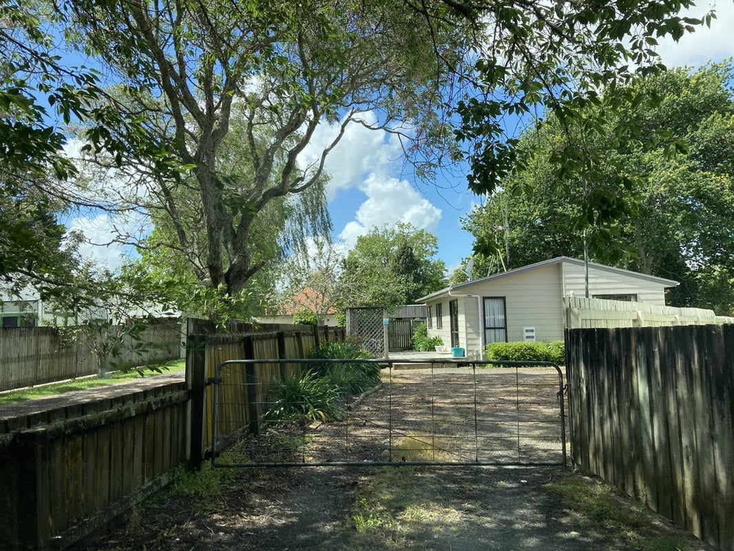 28A Casey Avenue, Fairfield, Hamilton - Carousel 1