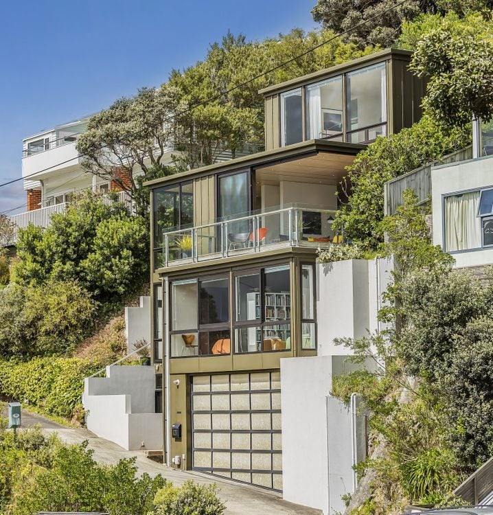 127 Te Anau Road, Hataitai, Wellington - Carousel 1