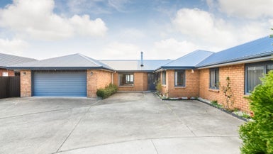 155 Schnell Drive, Kelvin Grove, Palmerston North - Carousel 1