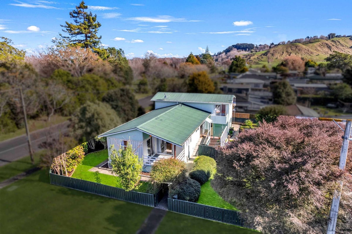 3 Delhi Avenue, Aramoho, Whanganui - Carousel 1