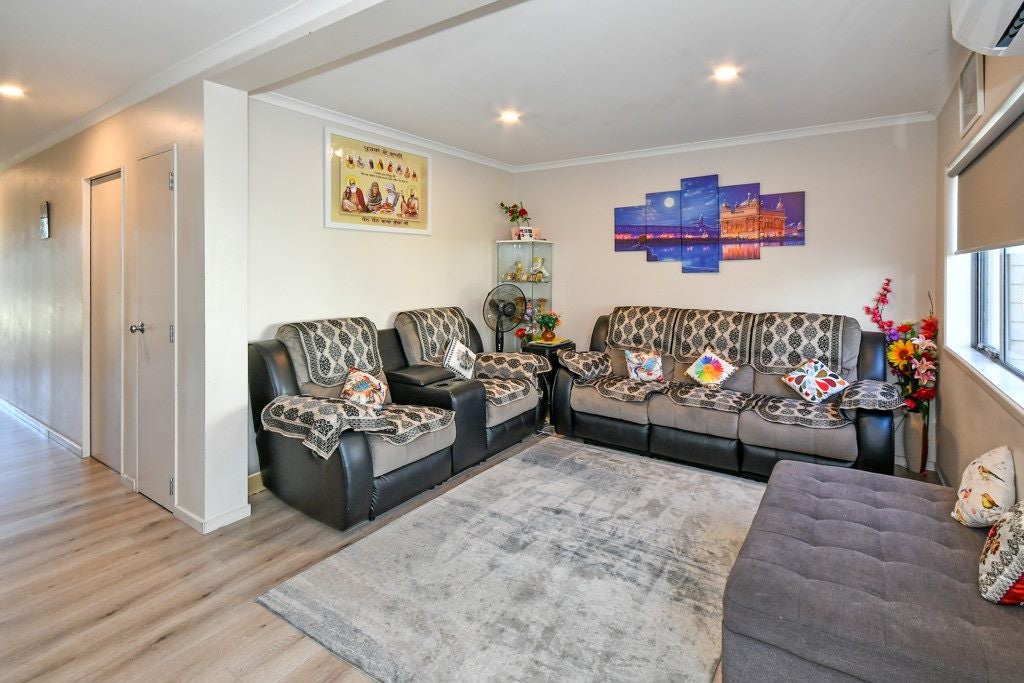 54 Chapel Road, Flat Bush, Auckland - Carousel 1