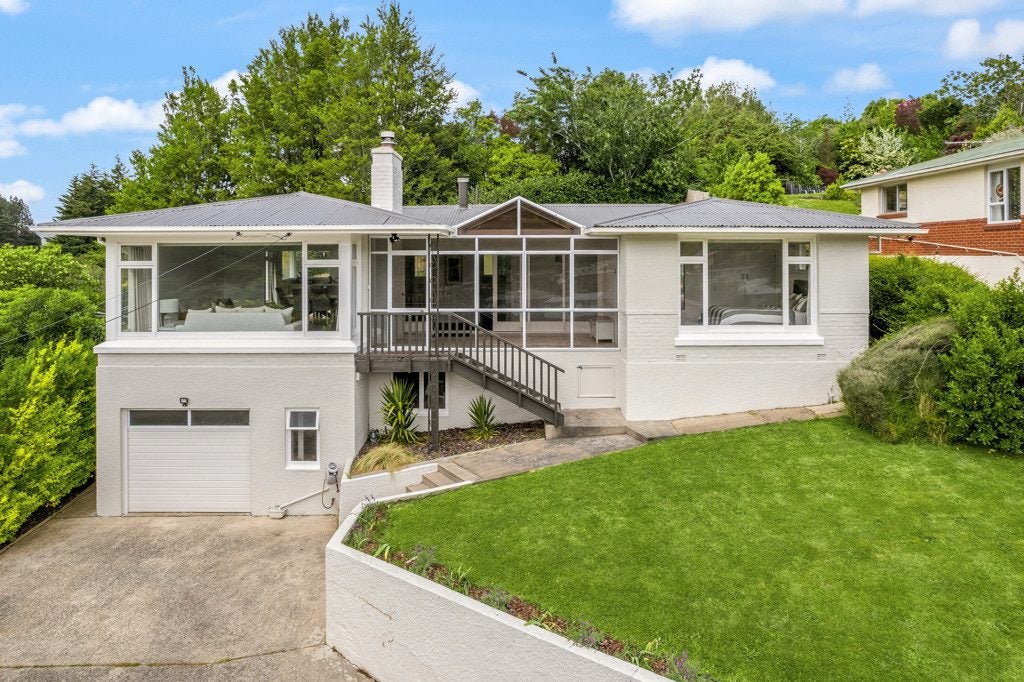 21 Upland Street, Helensburgh, Dunedin - Carousel 1