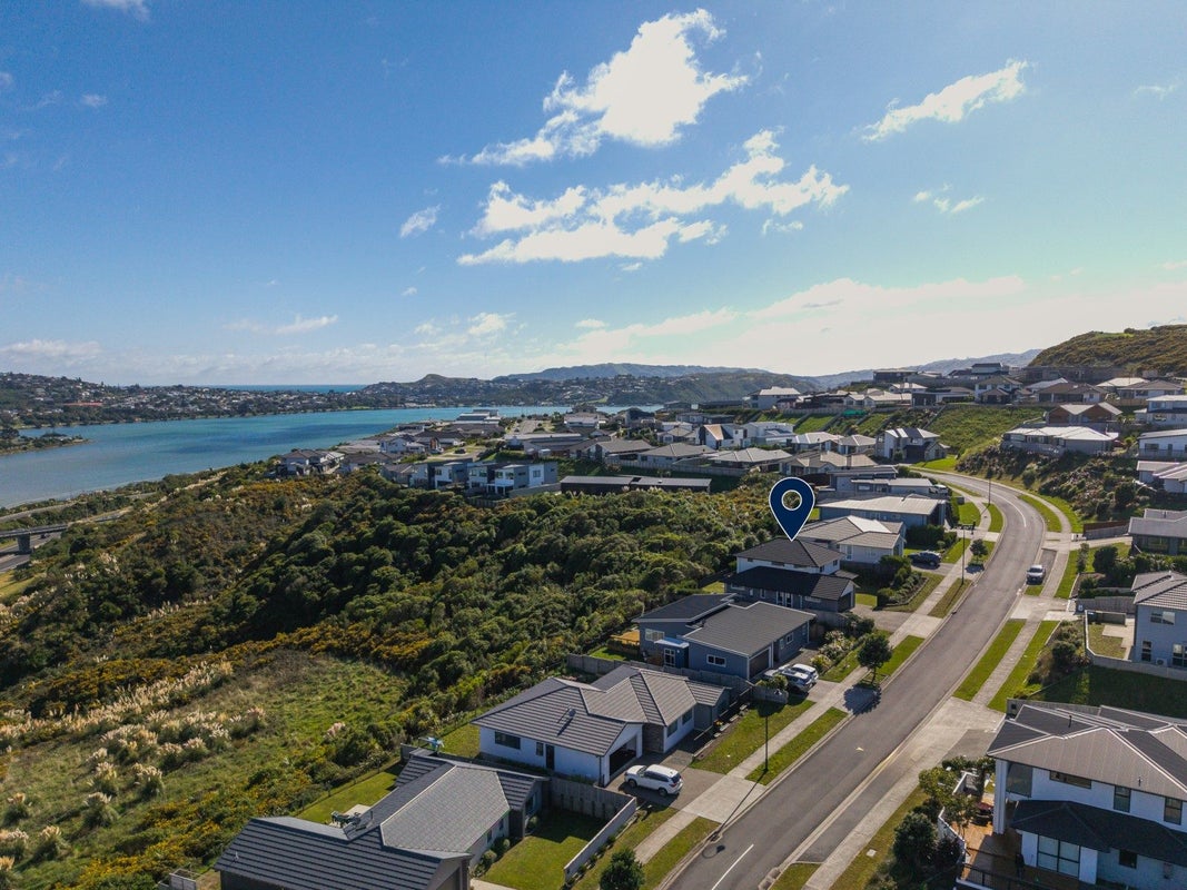 130 John Burke DR, Aotea, PORIRUA - Carousel 23