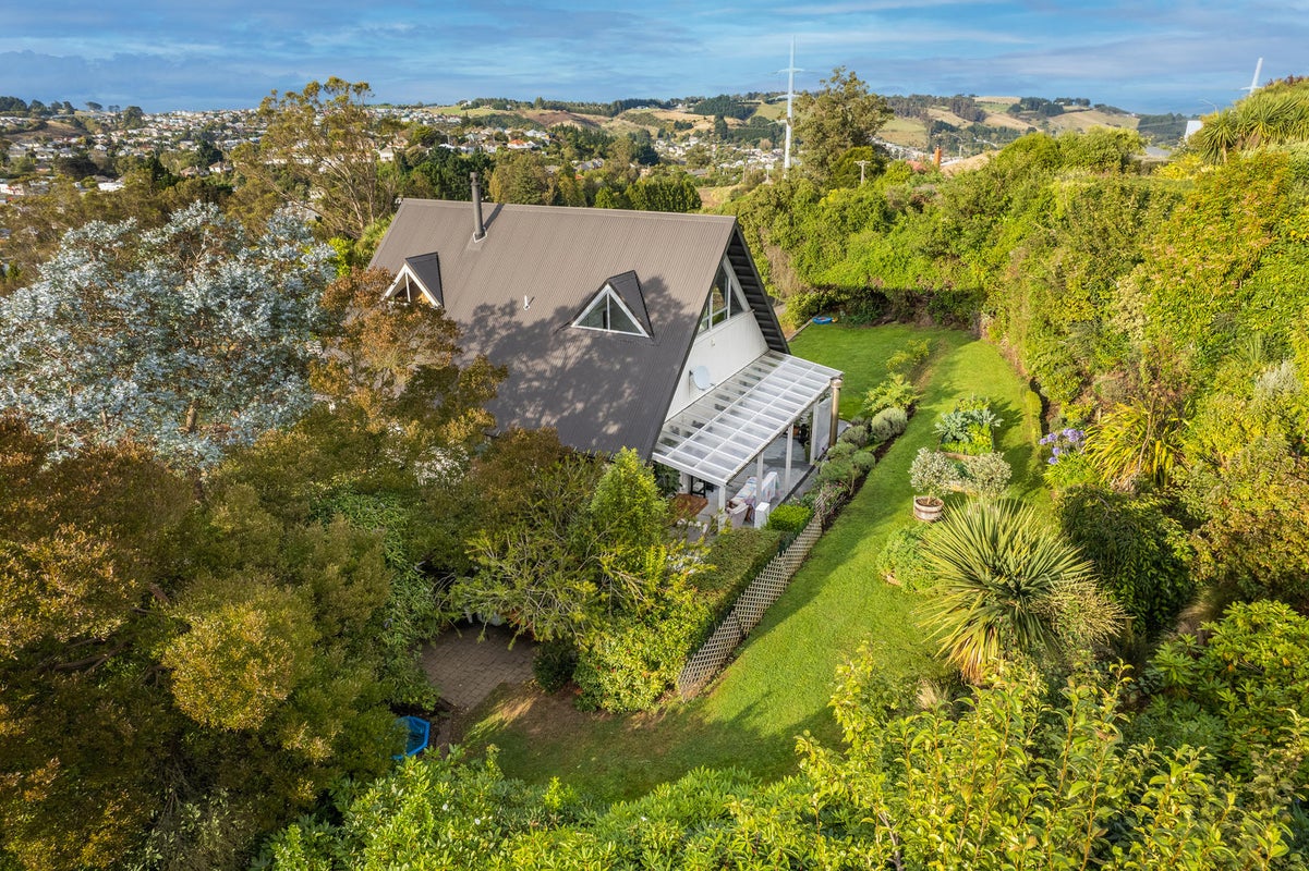 121 Mornington Road, Kenmure, Dunedin - Carousel 1