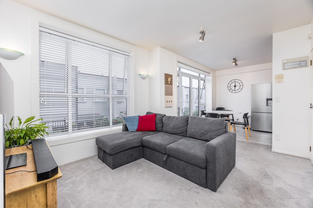 10/9 Basque Road, Eden Terrace, Auckland - Carousel 1