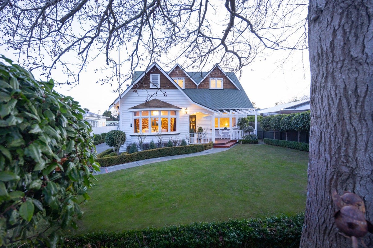 244 Victoria Avenue, Hokowhitu, Palmerston North - Carousel 1