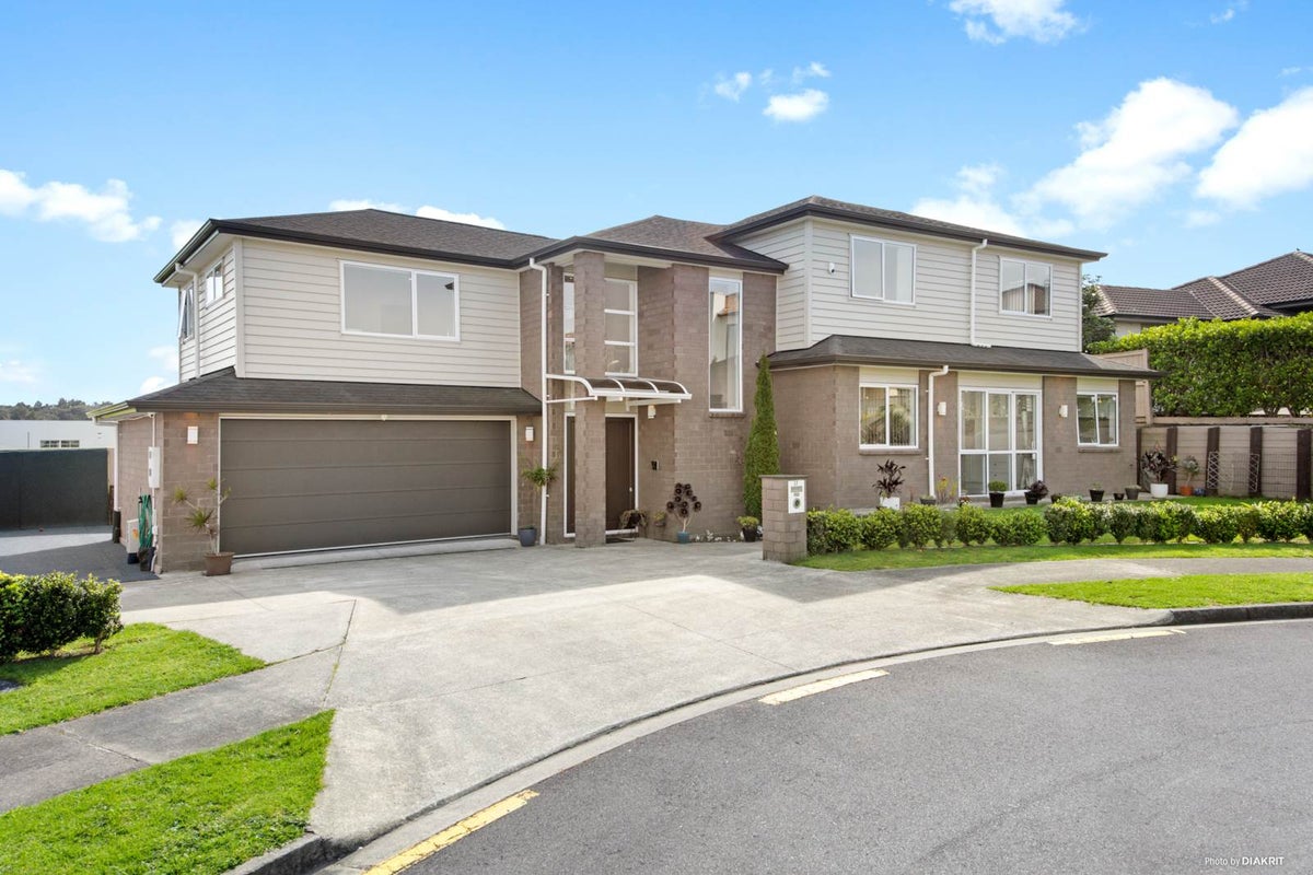 22 Savina Court, Flat Bush, Auckland - Carousel 1