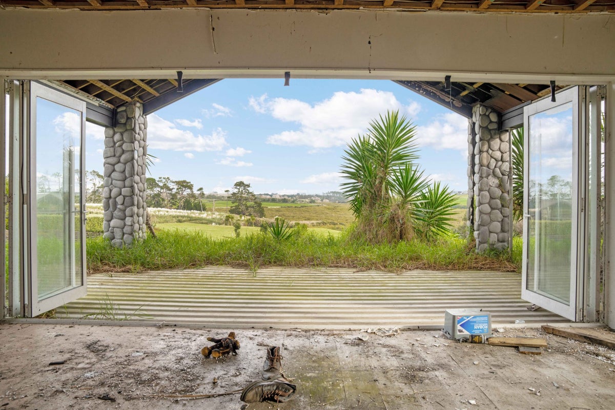 17 Capriole Crescent, Papakura - Carousel 2
