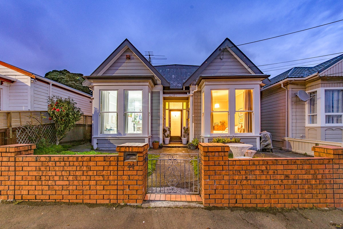 24 Roy St, Newtown, Wellington - Carousel 1