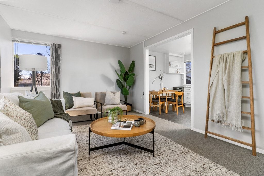 16 Cleveland Street, Edgeware, Christchurch - Carousel 1