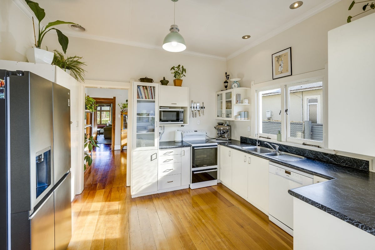 19 McDonald Street, Napier South, Napier - Carousel 2