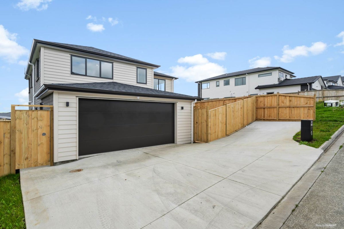 117 Thomas Road, Flat Bush, Auckland - Carousel 1