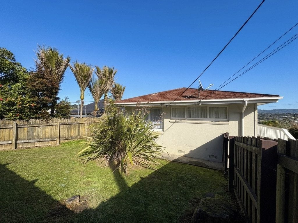 231E Titirangi Road, Titirangi, Auckland - Carousel 1