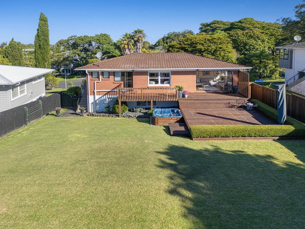 5 Tudward Glade, Hillcrest, Auckland - Carousel 2