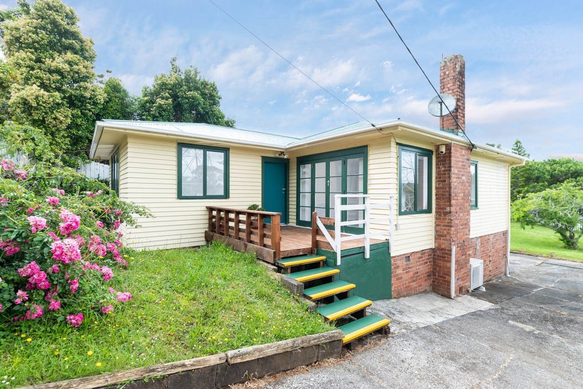 63 Margate Road, Blockhouse Bay, Auckland - Carousel 1