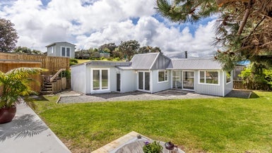 3B Kowhai Street, Otaki Beach, Otaki - Carousel 1
